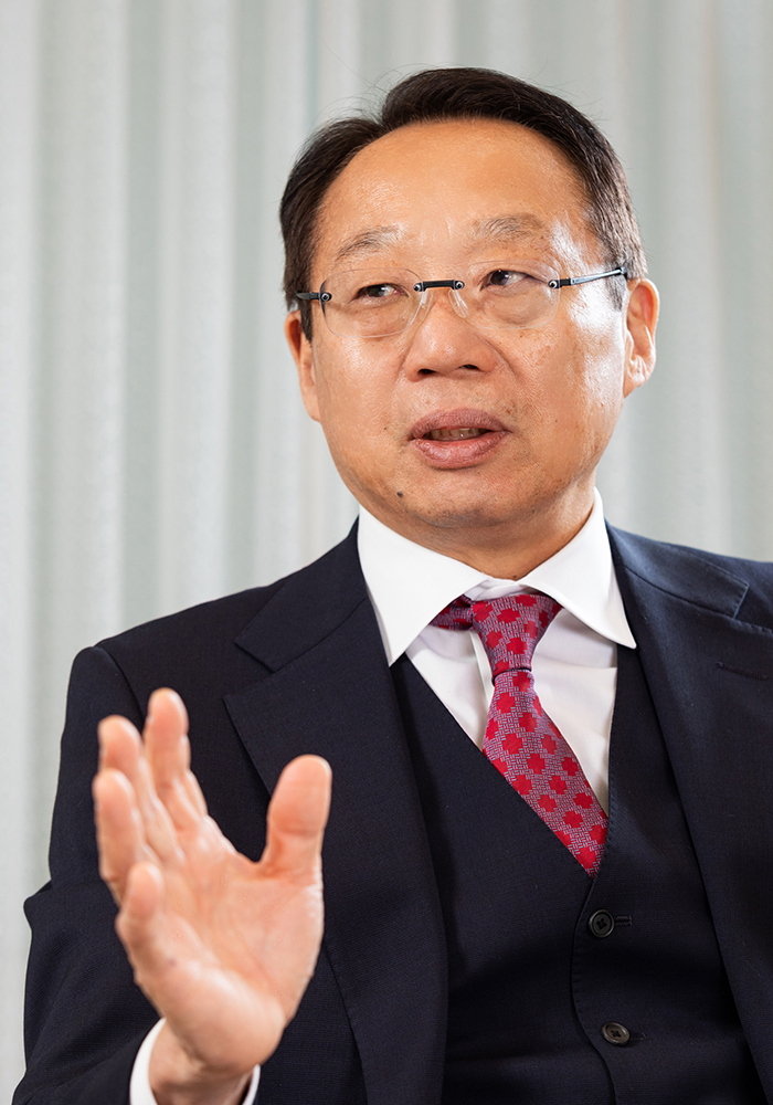 株式会社今治．夢スポーツ 会長　岡田武史氏