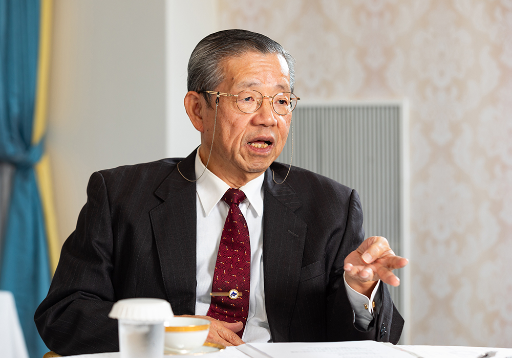 京都大学名誉教授　中西輝政氏